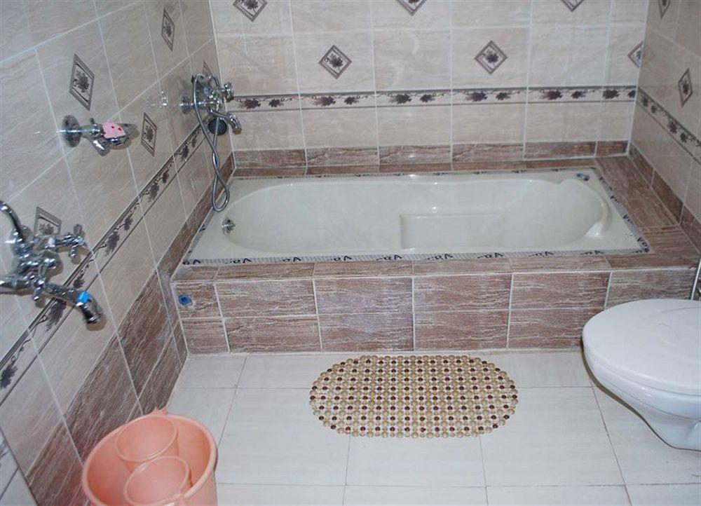 Aryapalace 3*