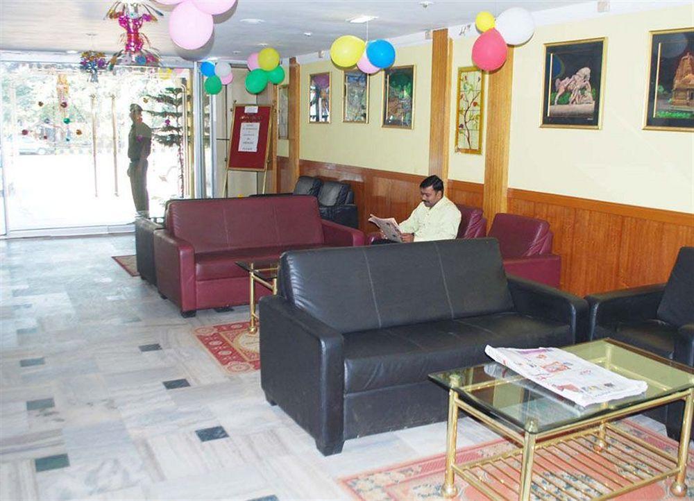 Aryapalace 3*